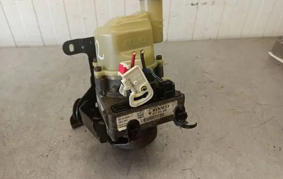 Dacia Sandero Power steering pump 491102583R