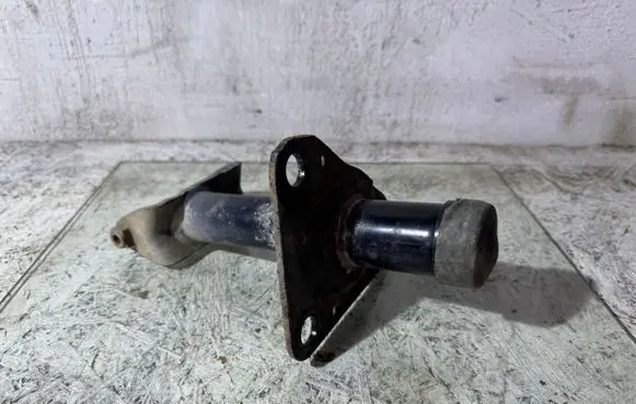 Volkswagen PASSAT B5 Front bumper mounting bracket 3B0807133