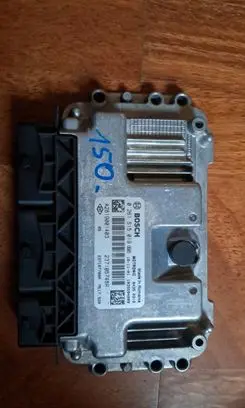 Renault Twingo III Engine control unit/module 237105748R
