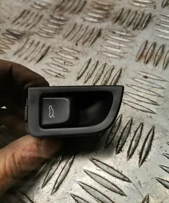 Audi A5 8T 8F Tailgate opening switch 8k0959831