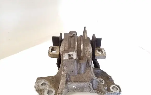 Citroen C6 Engine mount bracket 326B96