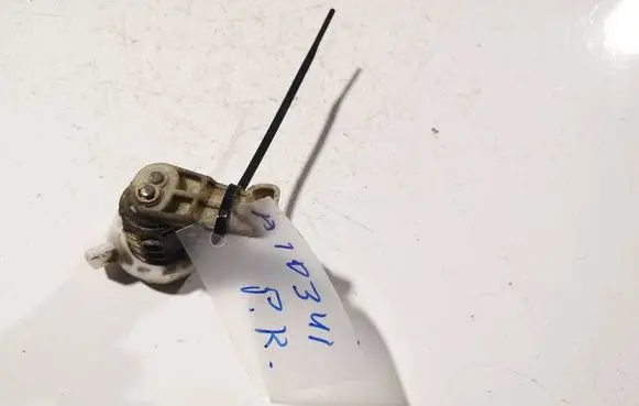 Renault Scenic I Front door lock (next to the handle) 