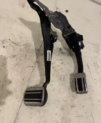 Peugeot 3008 II Accelerator throttle pedal 9836042080 4761773 86ET614