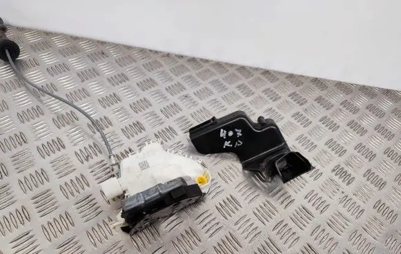 Audi Q5 SQ5 Front door lock 8X1837015C