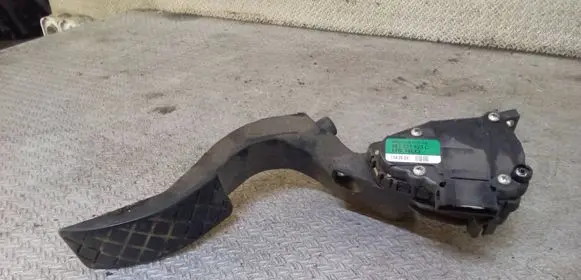 Audi A4 S4 B7 8E 8H Accelerator throttle pedal 8E1721523C