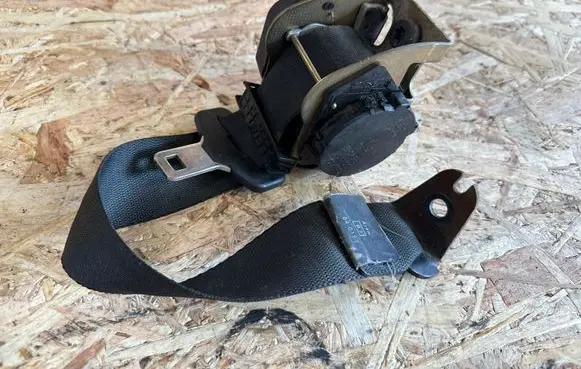 Ford Focus Rear seatbelt U64422GX270Y0