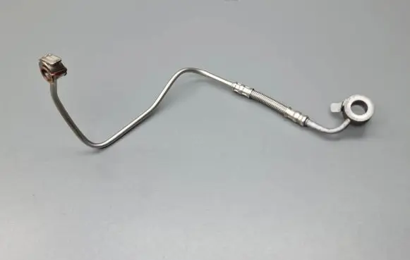Jaguar XF X250 Turbo turbocharger oiling pipe/hose 9804629880