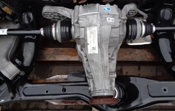 Porsche Macan (95B) Rear differential 95B525015N