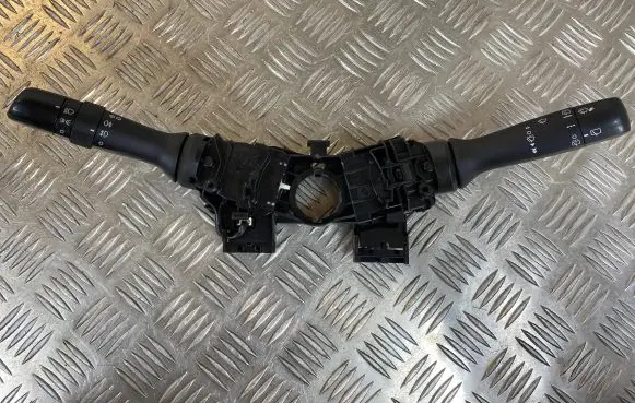 Toyota Urban Cruiser (XP110) Wiper turn signal indicator stalk/switch 5217117F530 52171