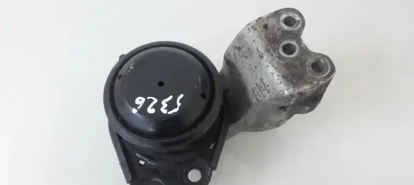 Volvo S40, V40 Engine mount bracket
