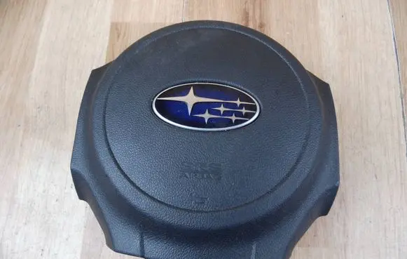 Steering wheel airbag