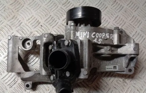 Mini One - Cooper F56 F55 Generator/alternator bracket 8601366 6118950