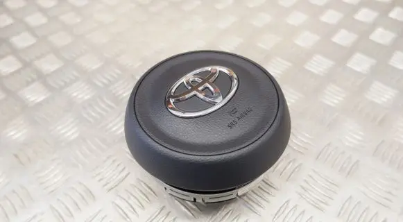 Toyota Yaris XP210 Steering wheel airbag 45130K0040