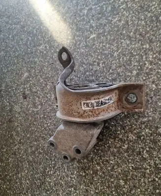 Fiat Panda II Engine mount bracket