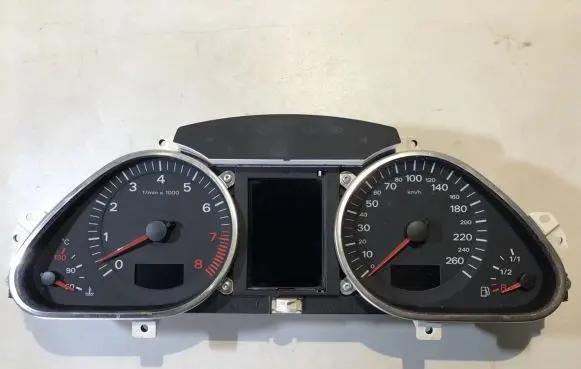 Audi A6 S6 C6 4F Speedometer (instrument cluster) 4F0920900M 4F0910900A