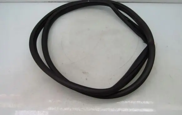 Hyundai Bayon Rear door rubber seal (on body) 