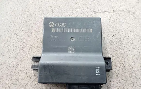 Audi A6 S6 C6 4F Gateway control module 4L0907468B