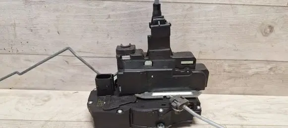 Opel Antara Rear door lock 