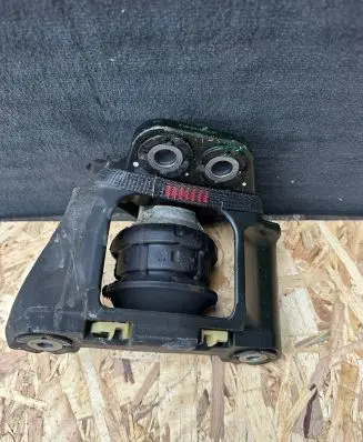 Volvo XC60 Engine mount bracket 326F22 26008