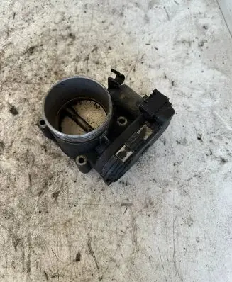 Volvo XC70 Throttle valve 8677866