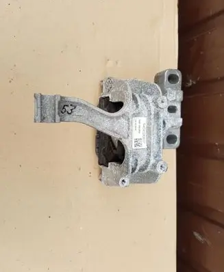 Volkswagen Arteon Engine mounting bracket 3Q0199262