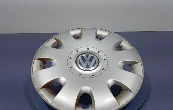 Volkswagen Golf V R17 wheel hub/cap/trim 1T0601147