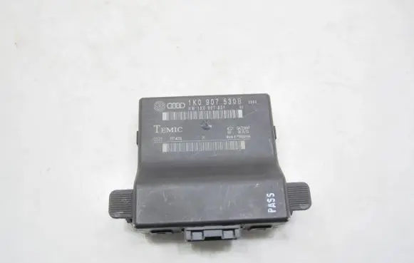 Audi A3 S3 8P Gateway control module 1K0907530B 1K0907951