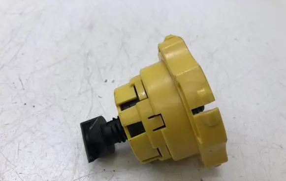 Citroen DS3 Spare wheel mounting bracket 