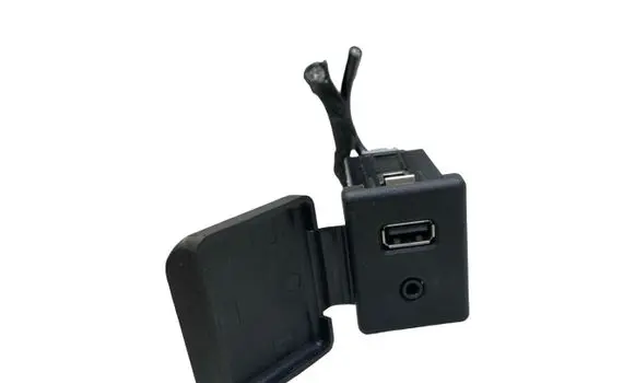 Opel Mokka USB socket connector 20874710 1152107B9