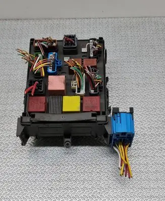 Renault Espace - Grand espace IV Fuse module 518837109 8200447438 155801