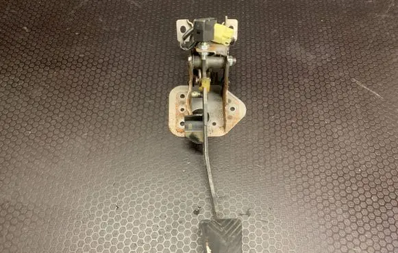 Hyundai Santa Fe Clutch pedal 