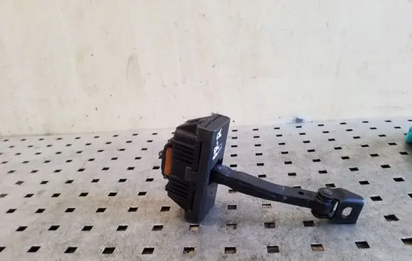BMW X6 E71 Front door check strap stopper 7141024