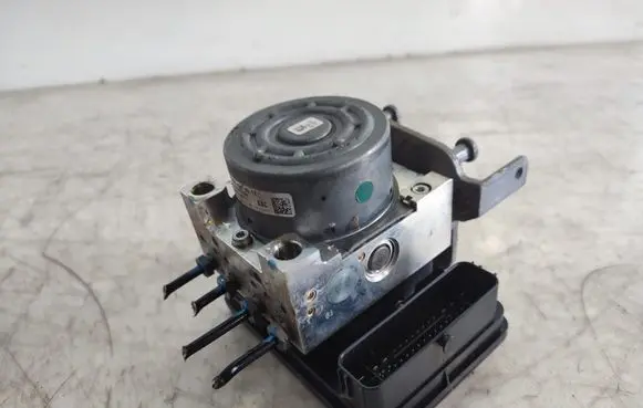 Mercedes-Benz C W205 ABS Pump A2534310512