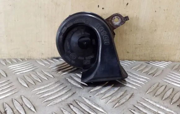 Mercedes-Benz CLS C219 Horn signal CH2143 E9011157