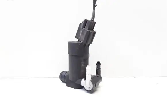 Volvo V70 Windscreen/windshield washer pump