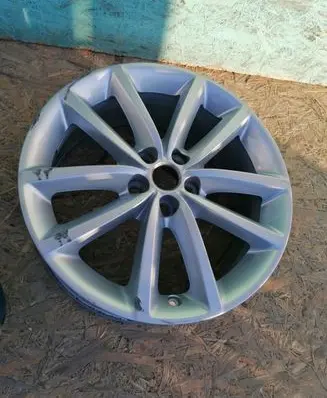 R18 alloy rim
