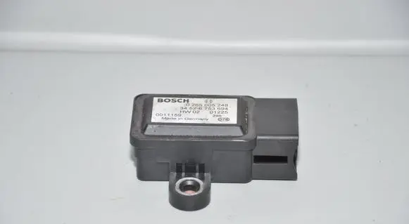 BMW 5 E39 ESP acceleration yaw rate sensor 6753694 0265005248