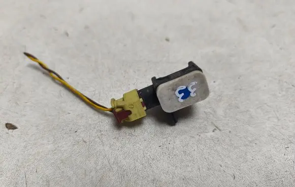 Volkswagen Touareg II Airbag deployment crash/impact sensor 7P0959651