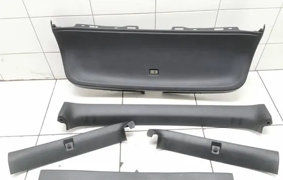 Polestar 2 Tailgate/boot cover trim set 31693095 32205717 32205534