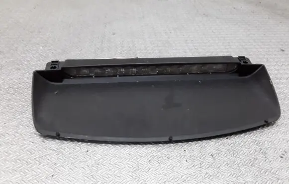 Nissan Primera Third/center stoplight 270282