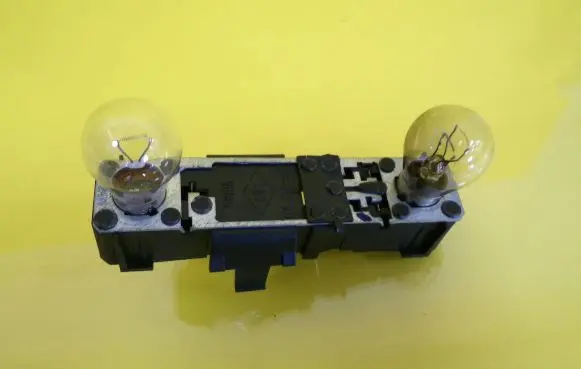Renault Laguna I Tail light bulb cover holder