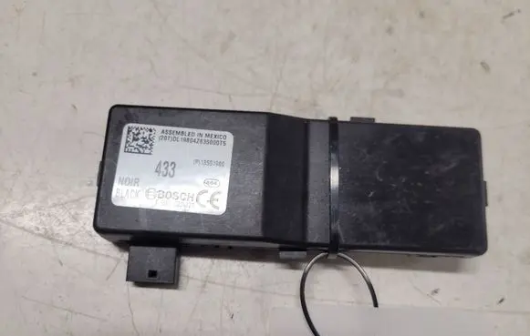 Opel Insignia A Door central lock control unit/module 13501980