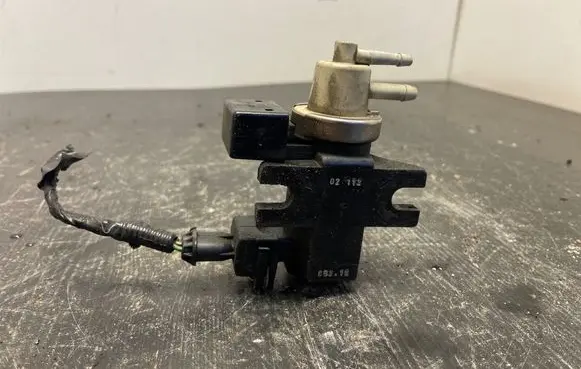 Volvo XC70 Turbo solenoid valve 72190329 30637251 021117