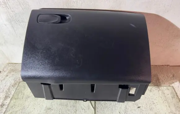 Volvo V40 Glove box 8632803