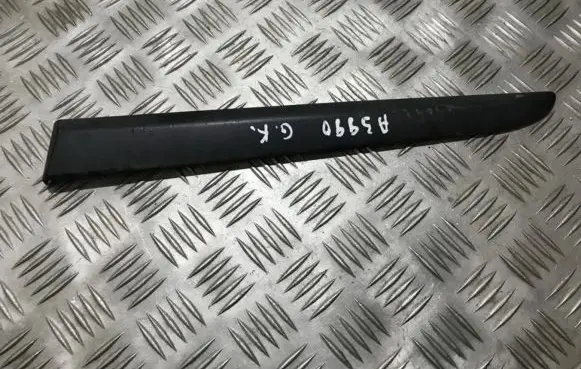 Renault Clio III Rear arch trim 8200289931