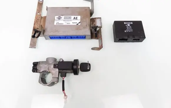 Nissan Primera Engine control unit/module ECU 284502F901 237103J300