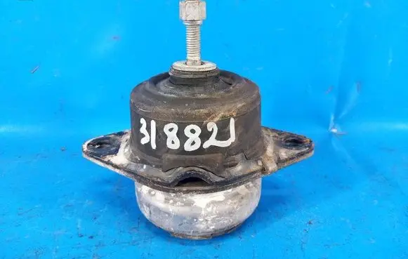 Ford Mustang VI Engine mount bracket BR3Z6038E