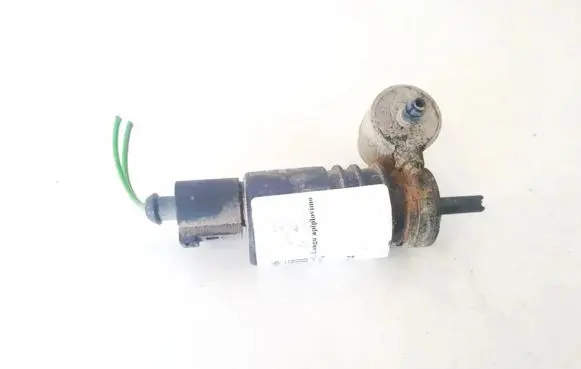 Volkswagen Golf IV Windscreen/windshield washer pump 1t0955651a 302814312v