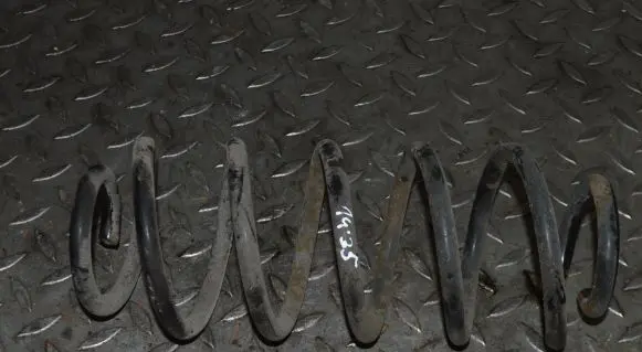 Toyota Auris 150 Rear coil spring