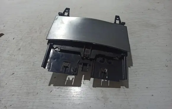 Mercedes-Benz C AMG W204 Ashtray (front) A2046801350 W2047B 0107082101